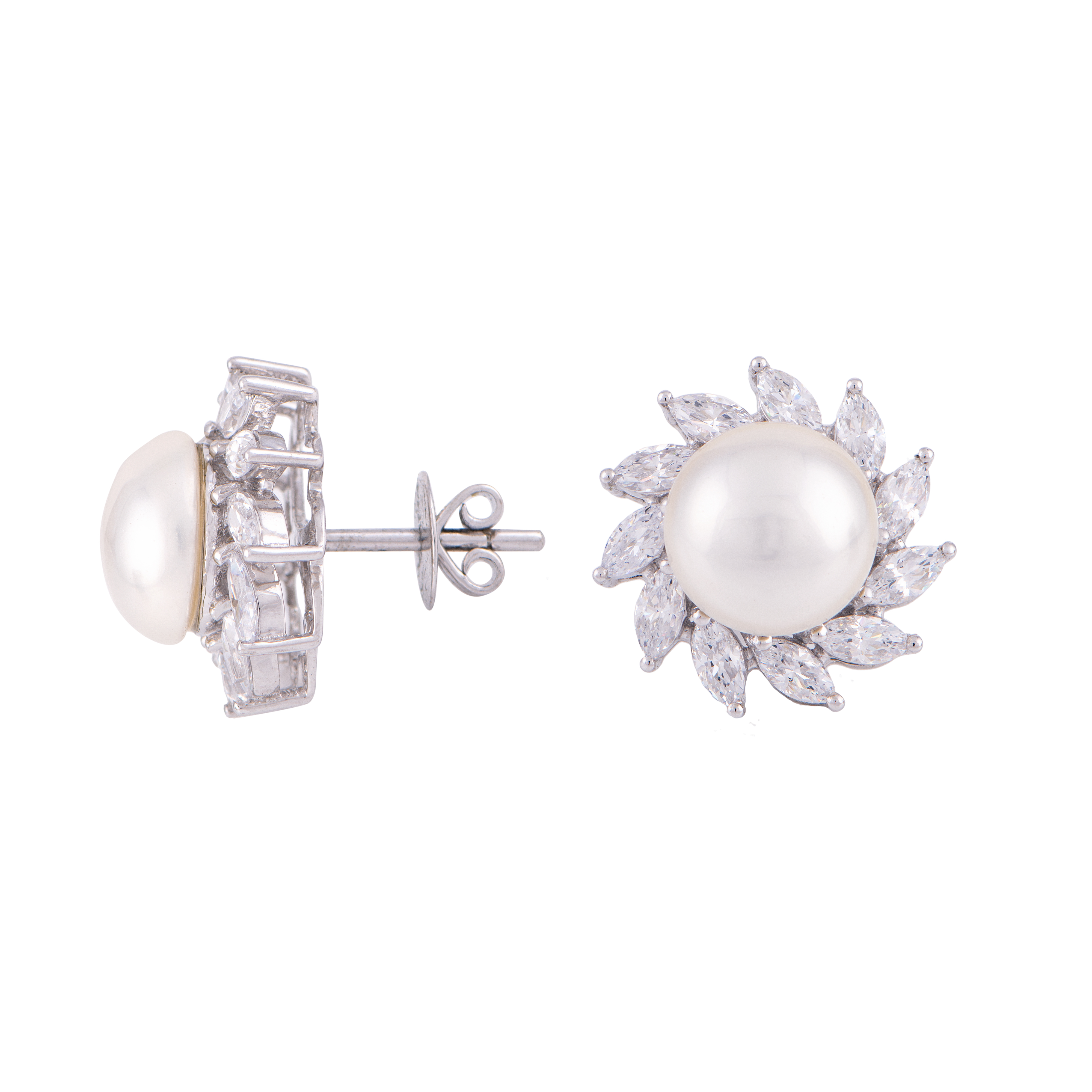 Classic Pearl Studs 